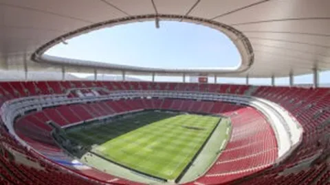 “名古屋鲸八挑战川崎前锋：新帅首秀，川崎队启幕新征程！”