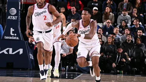 詹姆斯刷新历史：17分5篮板12助攻，成就超越乔丹的传奇纪录